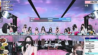 Sexy Japanese Teens in Panties Masturbate