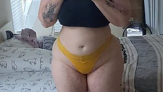 Sexy hottie Anetta Keys enjoys a solo toy masturbation