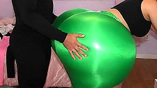 Big Ass Girl in Tight Green Leggings Gets Pressed Hard in Room