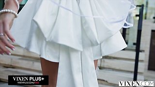 Vixen - blowjob action