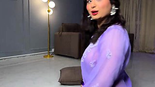 Hottest Girl In Salwar