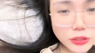 China live broadcast looks pure, well-behaved and cute girl! Strongly request to show off