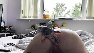 Blonde solo jerking off