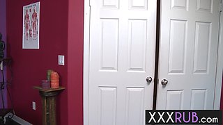 Lucky guy enjoyed sucking cock by hottie mommy