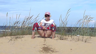 Golden Rain 96 - Piss on Beach