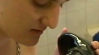Dominating foot fetish in the bathroom