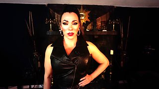 Goddess Cheyenne - Toilet Bound