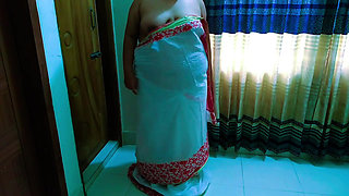 Desi Hot Aunty Without Blouse Only Saree she is supper hot now, then her neighbor 18 year old guy fuck her