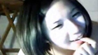 Thai Girl Masturbates on Webcam