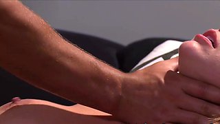 Busty hotty Brooklyn Chase yearns for explosive