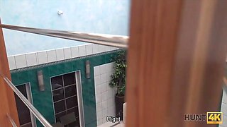 Hunt4k. hunter picked up bitch anna rose for lovely xxx in private pool
