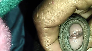 Desi ladka mutthi maarta chodne ke liye kamuk ladki