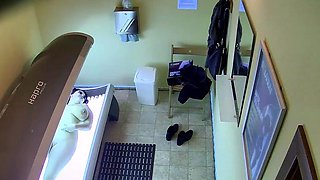 MILF with HUGE tits masturbates in solarium