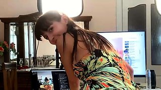 Big boob brunette masturbates on webcam