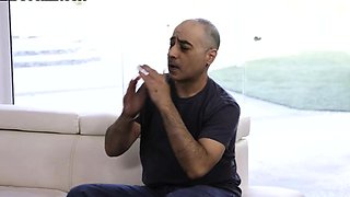 Skinny hot cuckold babe bounces on BBC