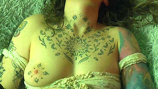 Insatiable Lola Takes 19 Inch Alien Monster