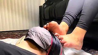 Goddess Ceres - My Loser Slave Has To Smell My Shoes Socks