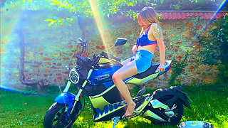 Motorcycle Pussy Rub Wet Tease & Orgasm