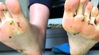 Hot amateur european foot and pantyhose fetish