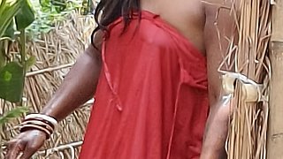 Desi sexy bhabhi bathing nude and enjoy summer season