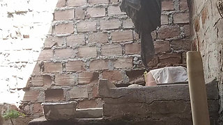 Come with me to give me a nice shower My neighbors see me