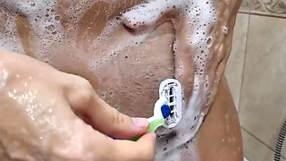Shaving my pussy.