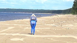 Blue style 2 - Flashing on beach