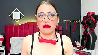 Amateur brunette in POV