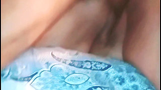 She Sits on the Big-dicked Boy and Bounces, Then Receives Deep Thrusts