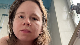 Cucumber Is Too Big for My Pussy