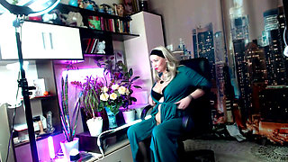 Hot granny solo .!. (Aimee Hot MILF)
