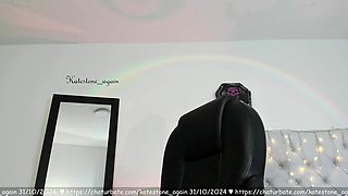 Webcam fun mature brunette with toys cum on cam