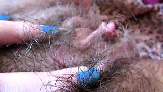 Amateur Close Up Squirting Masturbation