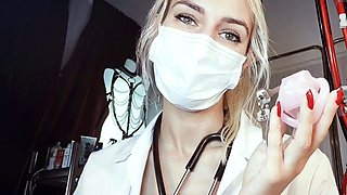 amateur blonde solo webcam