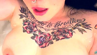 Amateur tennis player exposes her big boobs