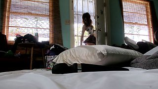 Amateur Webcam Teen Masturbates And Teases