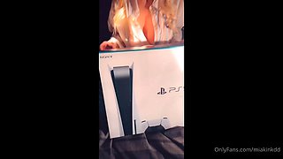 CLOSE UP OF TEENS PARADISE