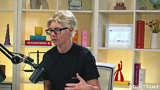 Khloe Kingsley Squirting on Camera & Red Flags the Adult Time Podcast