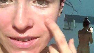 Horny Wet n Naked Gym Bunny Wants To Sit on Your Face