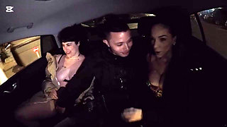 Vampirosa with her friend Emmita Smail, in Madrid looking for a young boy