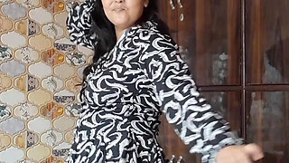 Puja Bhabhi Honry Dance