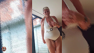 Trying Out My New Swimwear