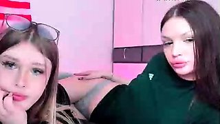 Amateur young lesbian webcam