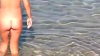 Sexy Hairy MILF Gets Hardcore Underwater Anal Fucked in the Sea