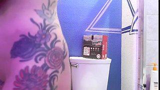 Zoey Portland Pornstar Playing with Her Pussy in the Bathroom Before Court