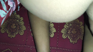 INDIAN BHABHI KI GAND MAI LAND