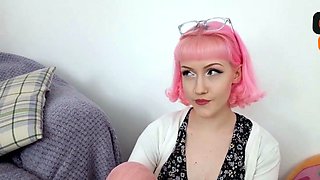 Cute fledgling dame enjoys her super hot solo session