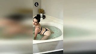Littlebunnyb - Bunny Striptease In The Tub