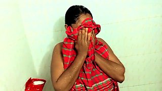 Stepcousin and stepbrother get busy in the shower