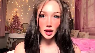 Hot amateur webcam teen masturbates for their fans